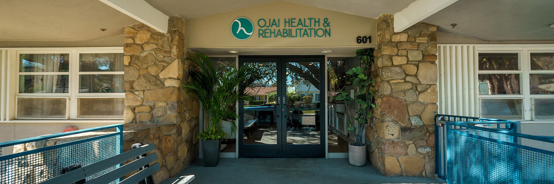 Front porch of Ojai Health and Rehab
